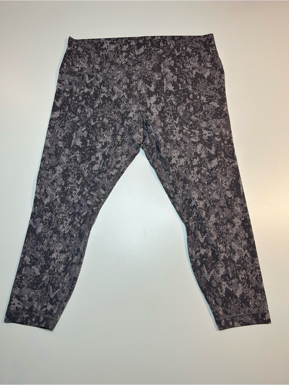 Lululemon Align High-Rise Crop Leggings Hideaway Camo Deep Coal Multi Grey